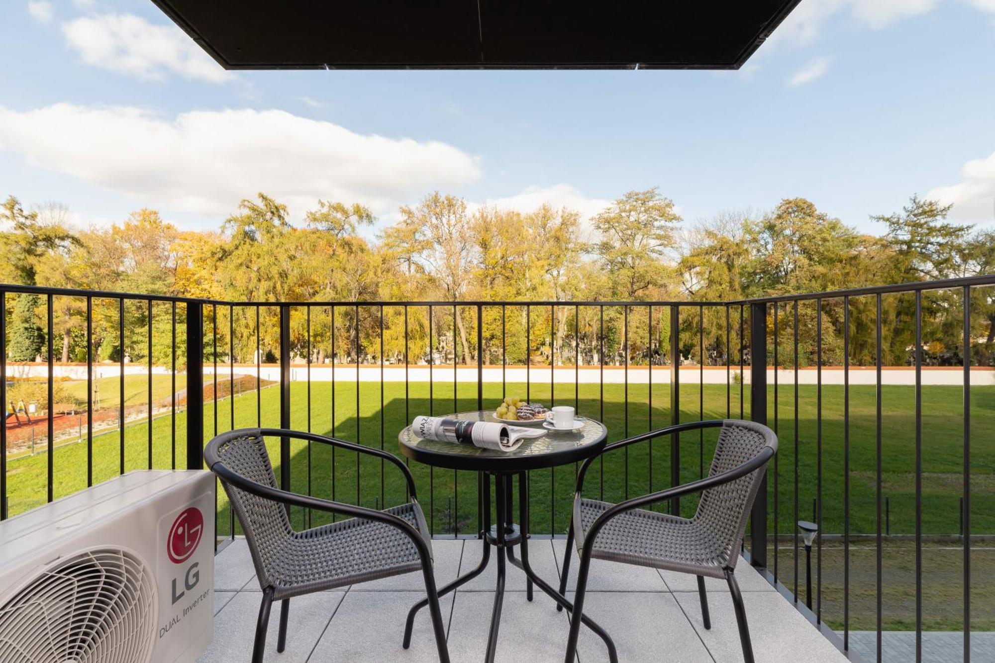 Luxurious Apartment Rakowicka Krakow By Renters Prestige Exterior photo